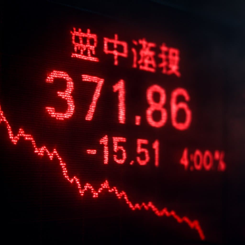 柜买市场加权指数下跌 15.51 点至 371.86 点，跌幅 4%